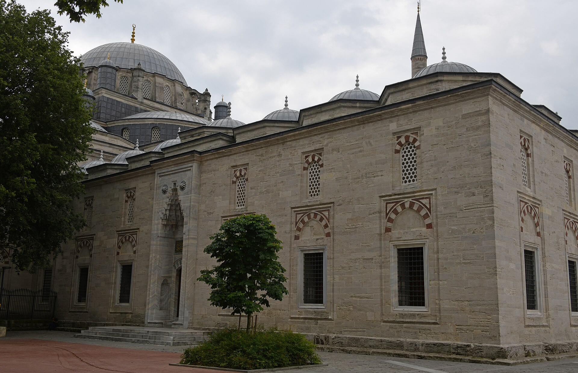 Bayezid II Mosque NE exterior side and entrance in 2024
