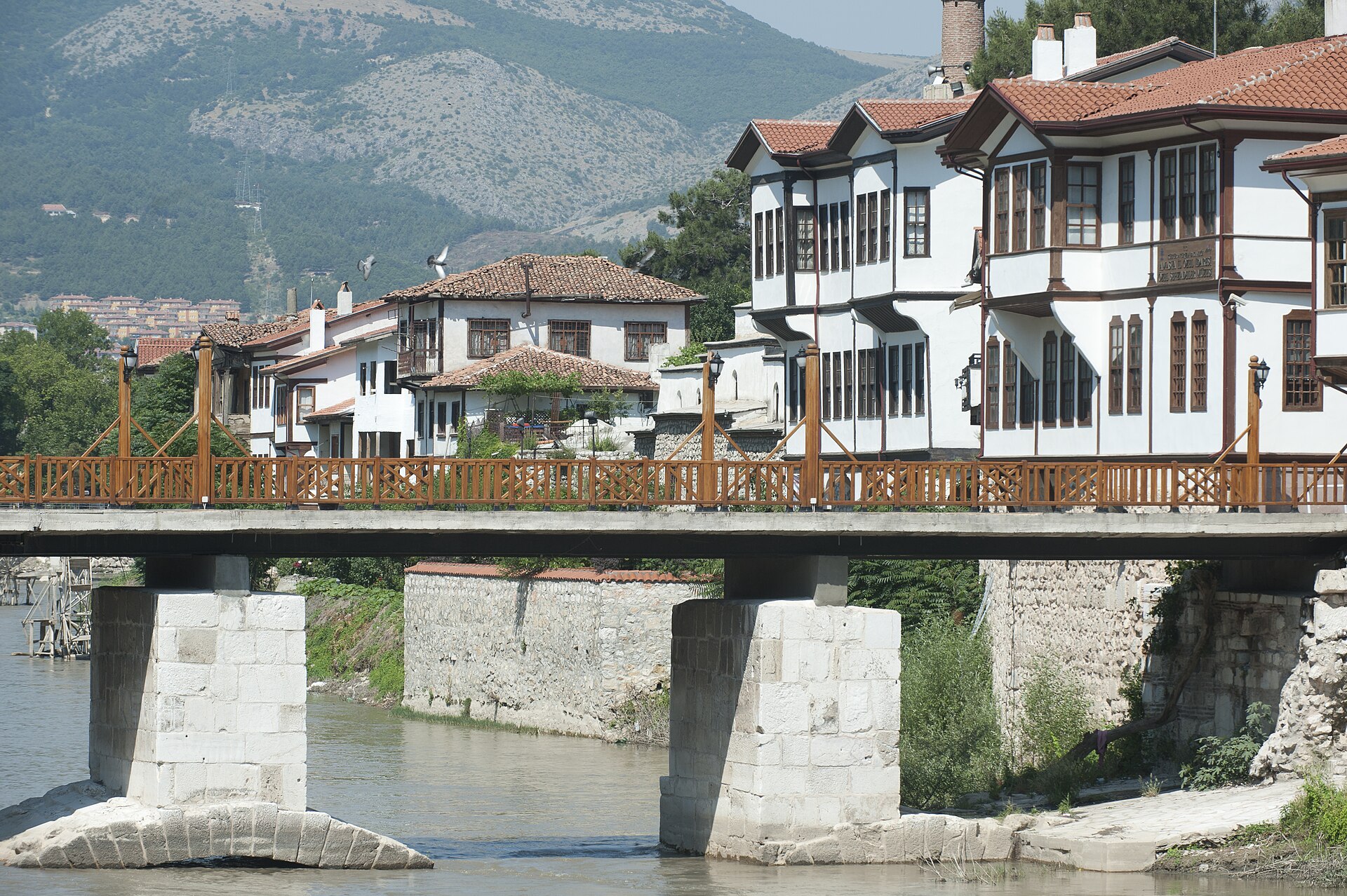 Amasya Yeşilmak Alcak Bridge from east