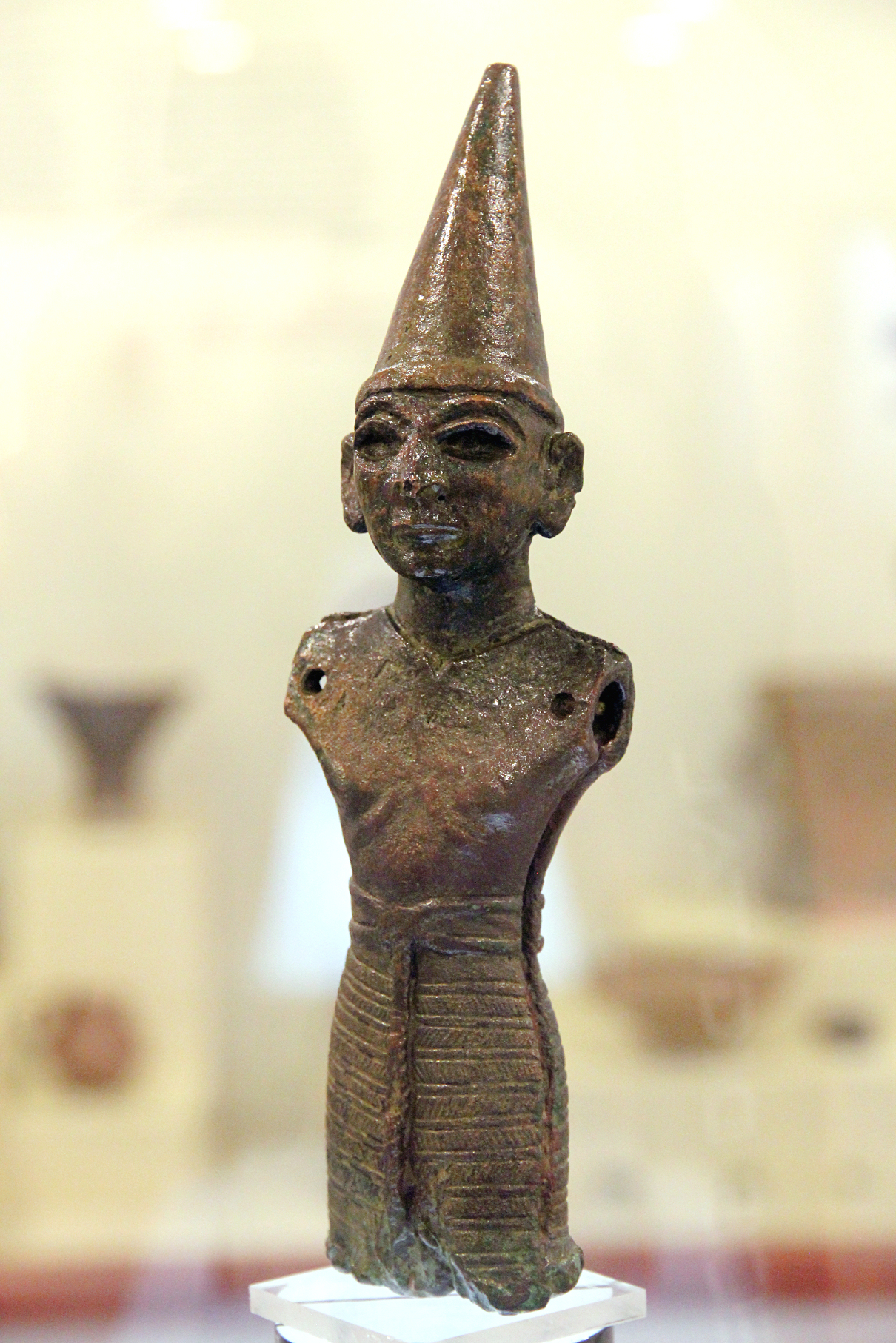 Figurine von Amasya 02 cropped