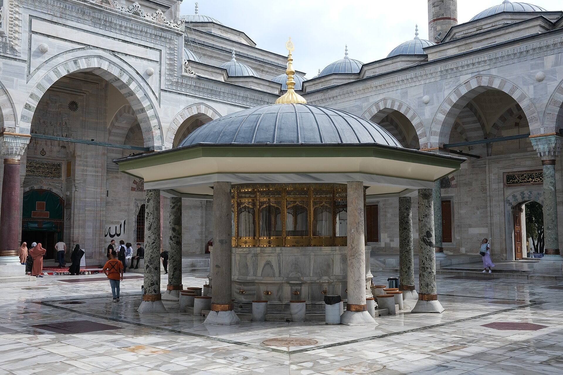 Beyazıt Camii Şadırvanı