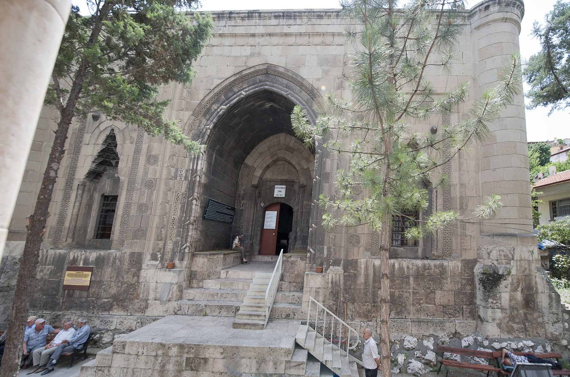 Amasya Gökmedrese complex Mosque exterior 7347 perspective edited