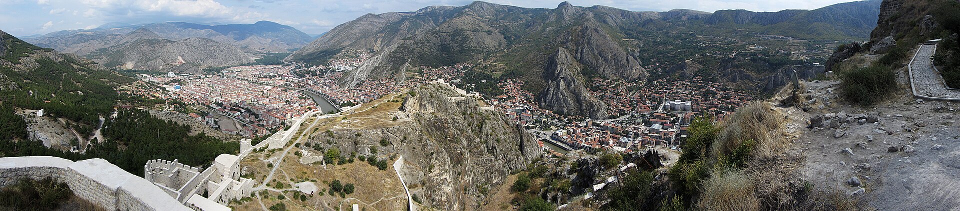 Hacılarmeydanı Mahallesi: Adını Bir Meydandan Alan Yeni Amasya