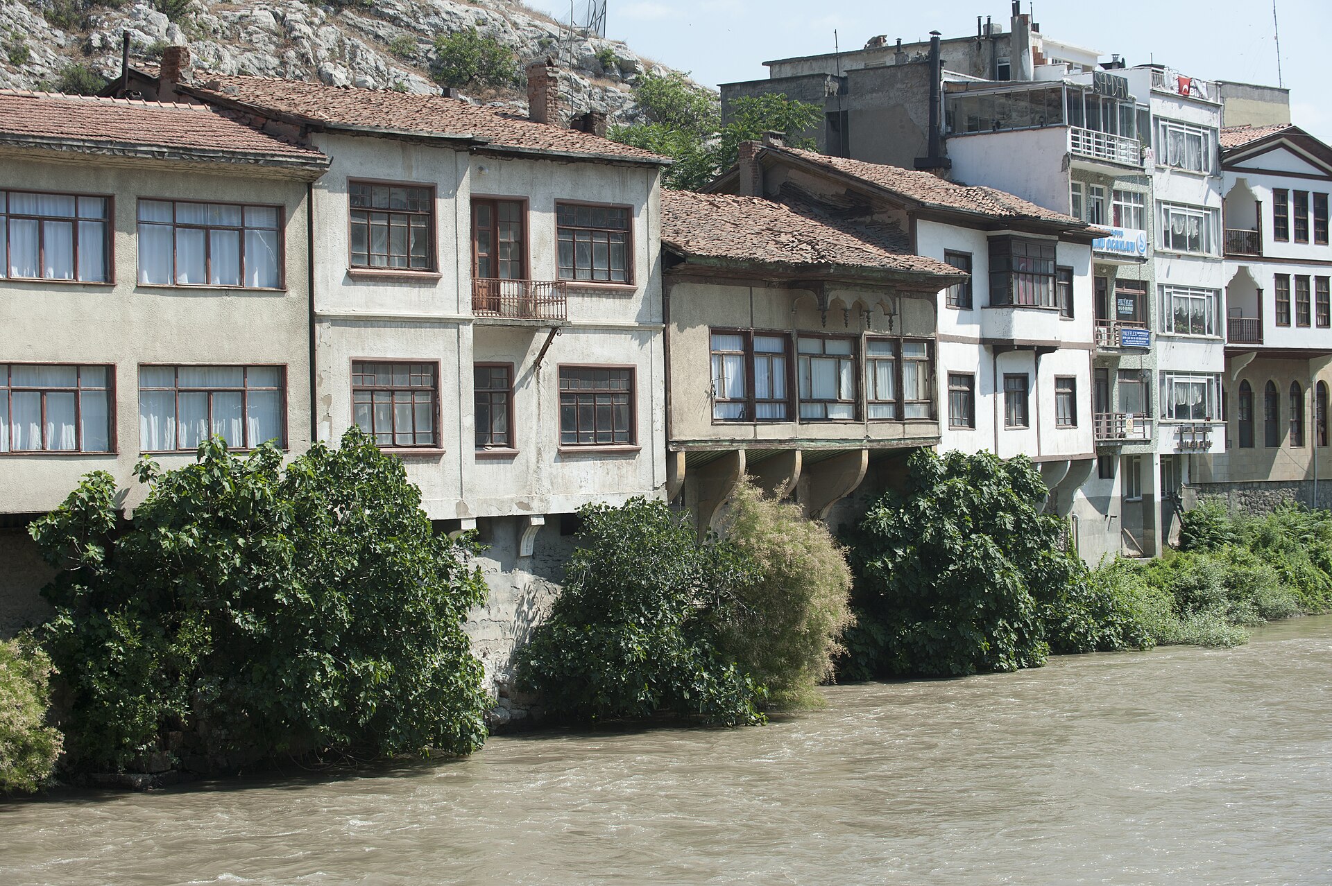 Amasya Yeşilmak Hükümet Bridge from west