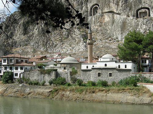 Âhû Hatun: Hevâyî Mahlası ve Belirsiz Kalan Bir Şairlik