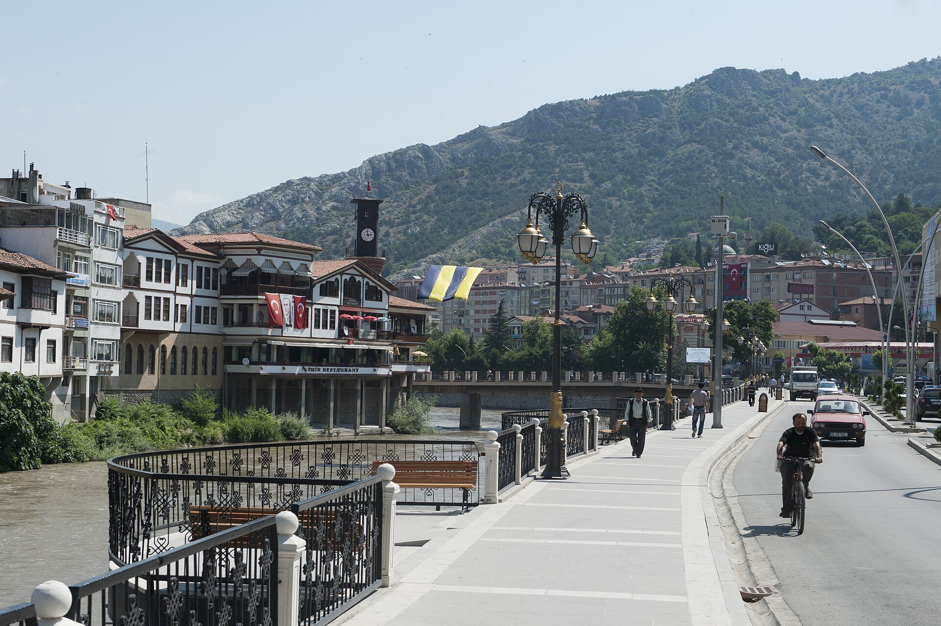 Amasya Yeşilmak Hükümet Bridge from west