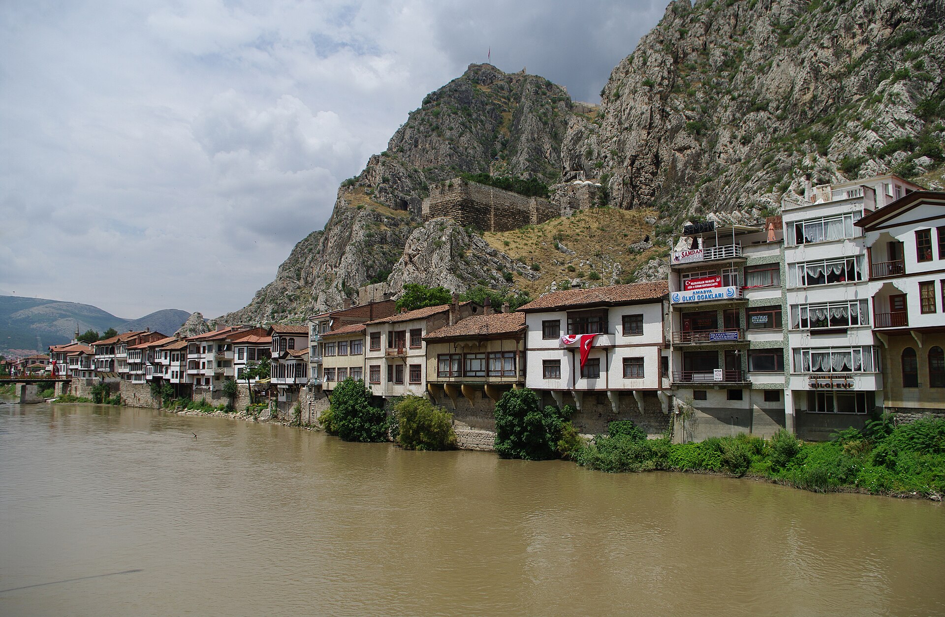 Beyit 5 — Dilde sebük-i aşk-ı Hüdâ-dâd gerektir