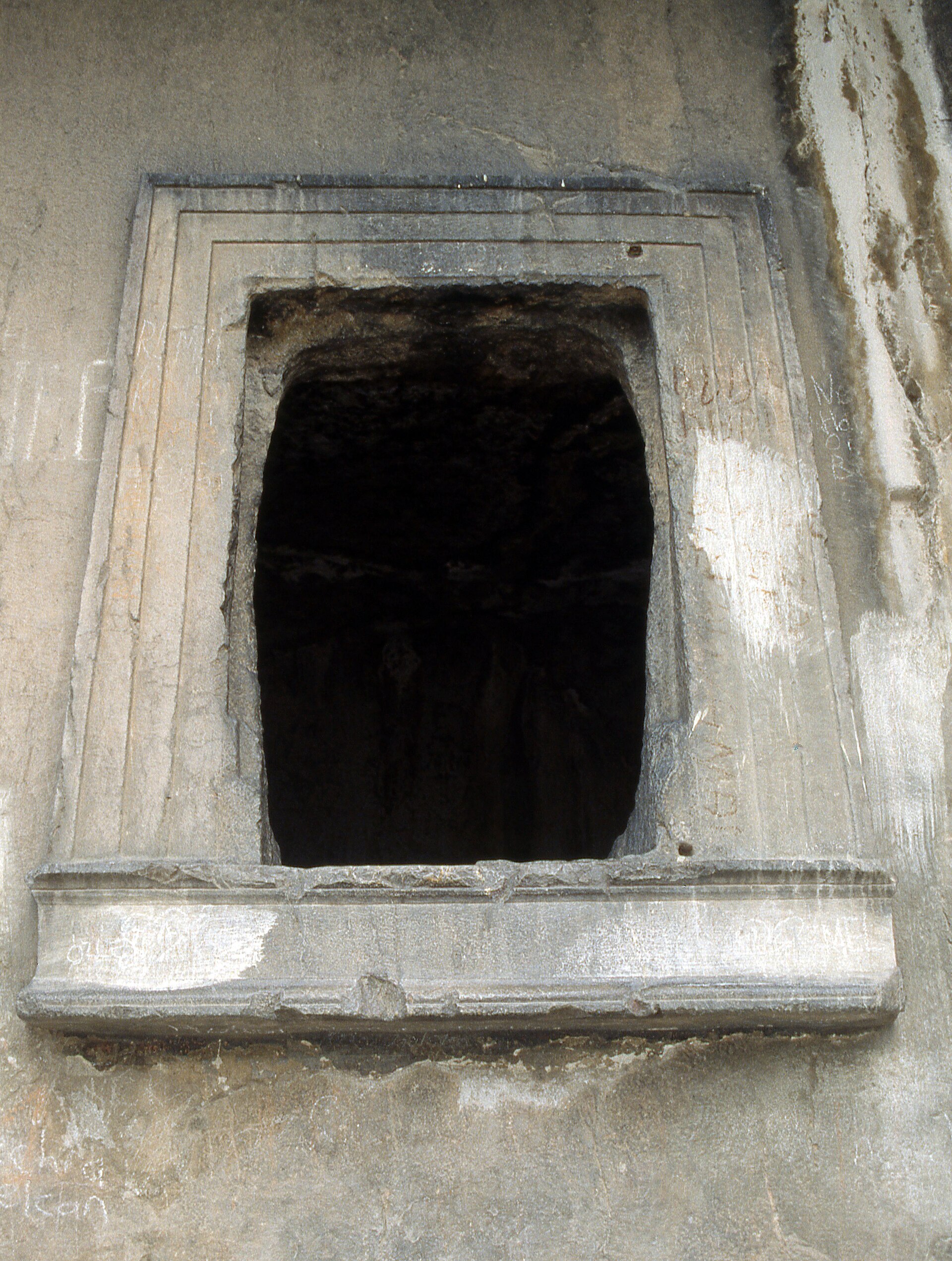 Amasya Tomb A entrance to chamber
