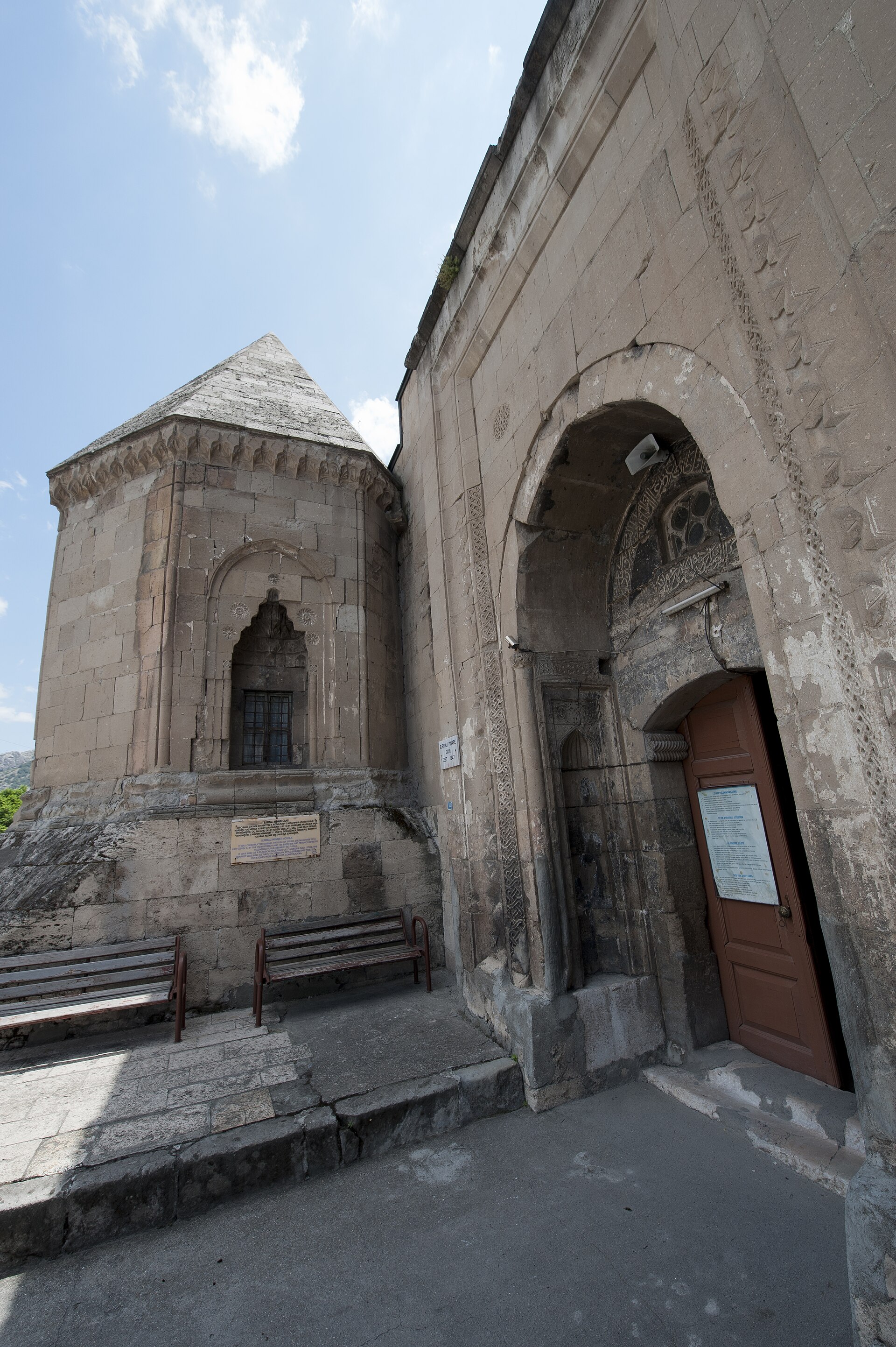Amasya Burmalı Minare Mosque Exterior