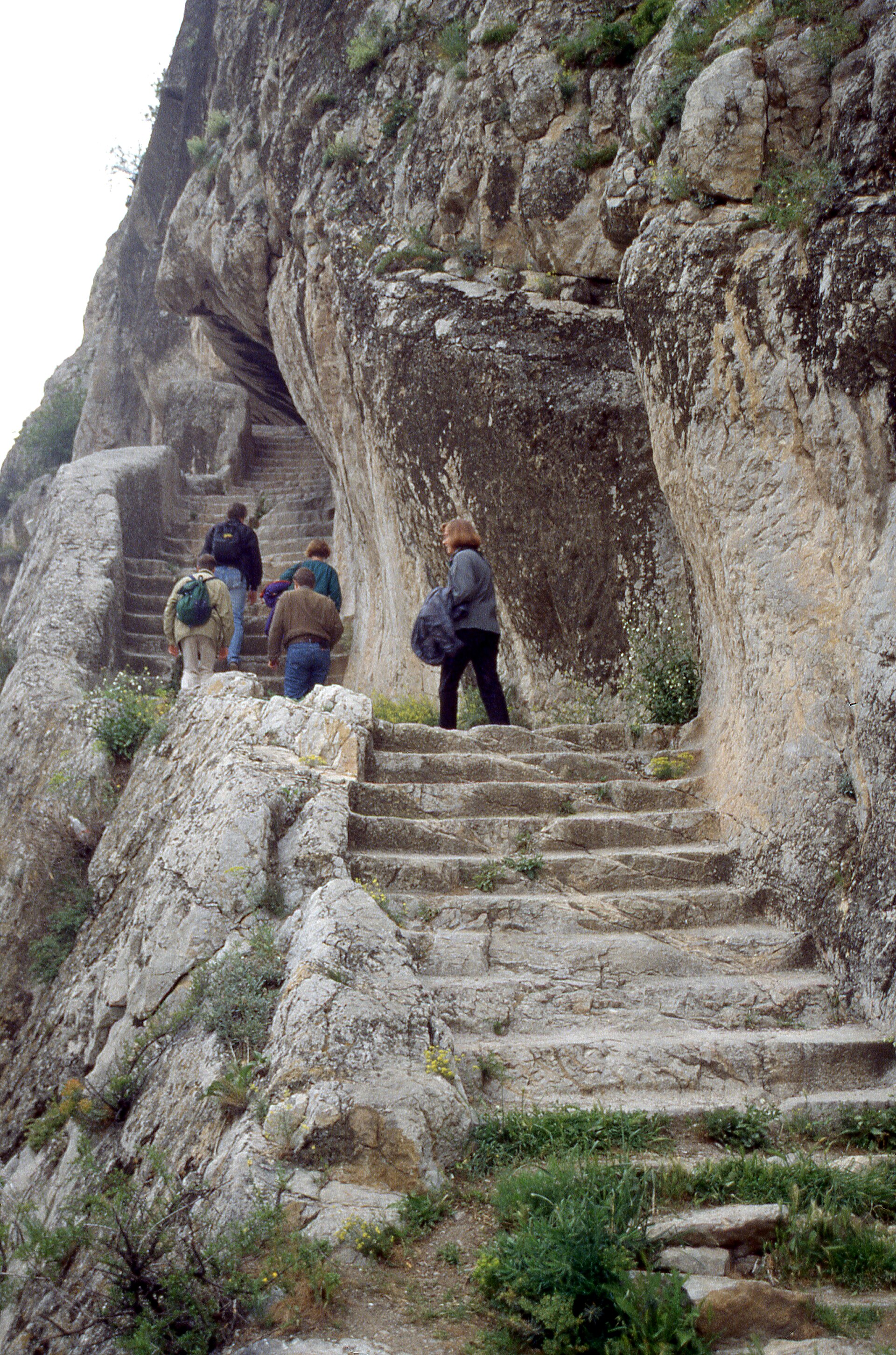 Amasya steps between tombs D and E