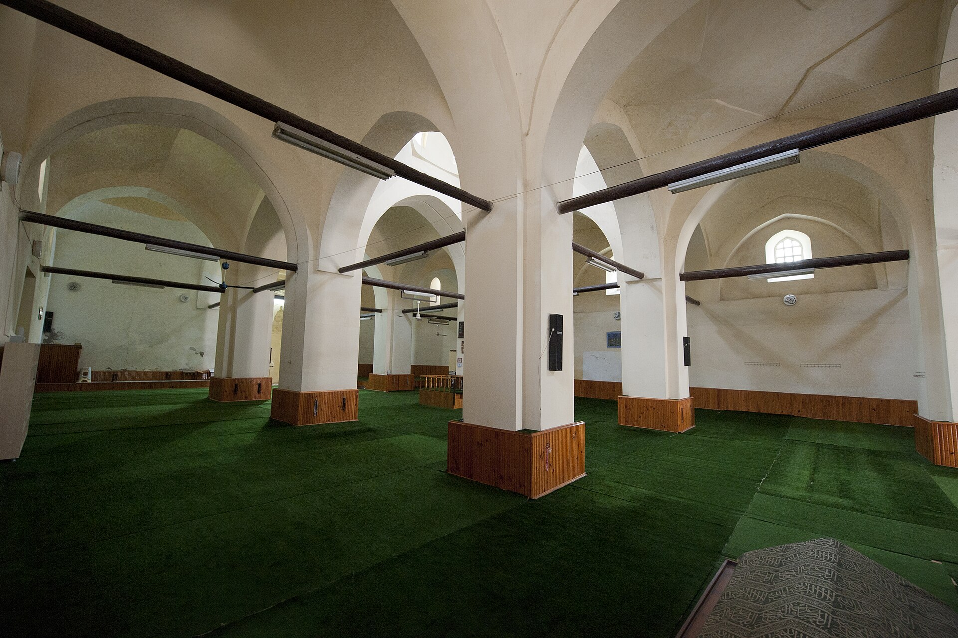 Amasya Gökmedrese complex Mosque interior