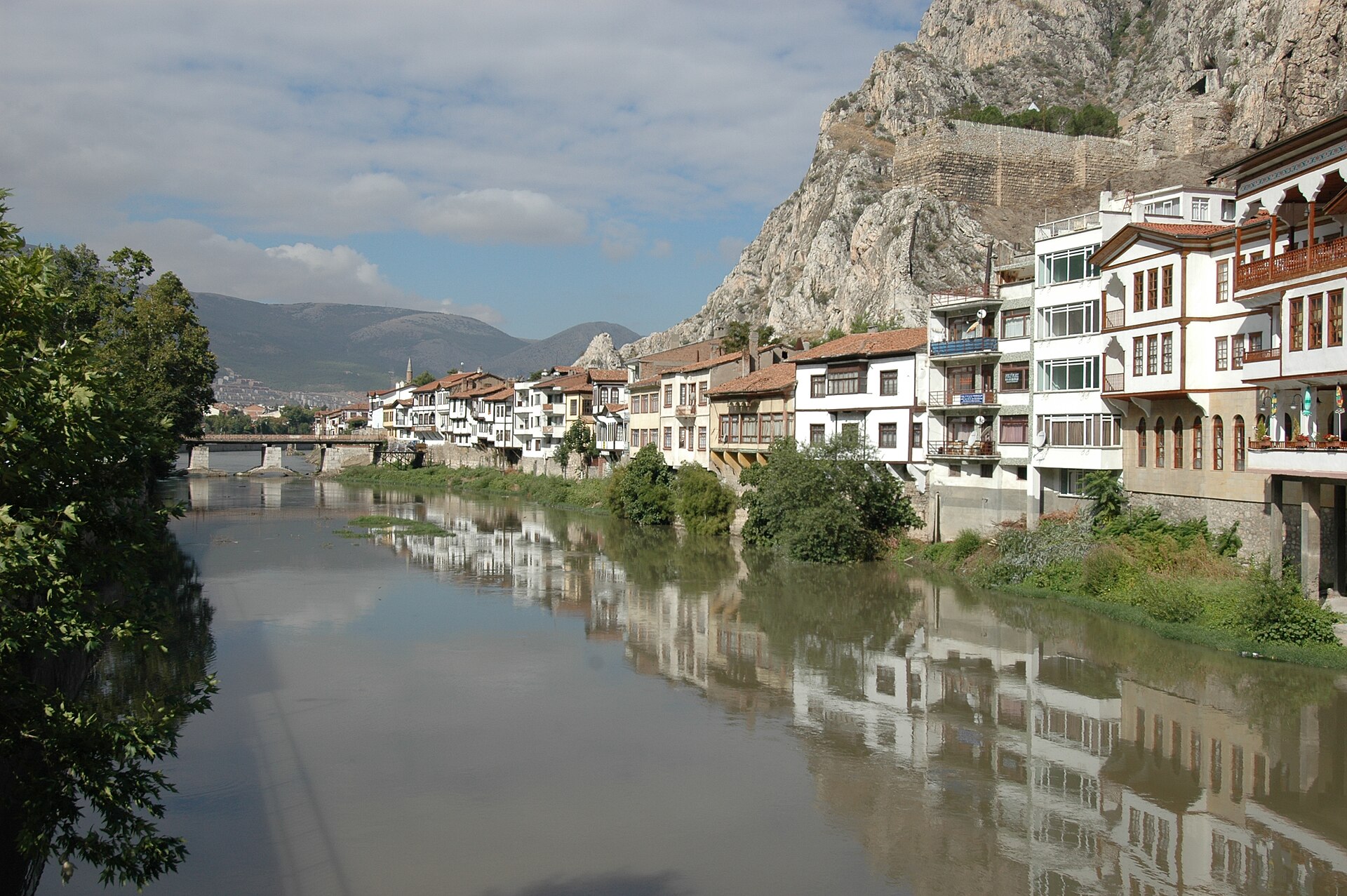 Amasya Yeşilmak Alcak Bridge from east