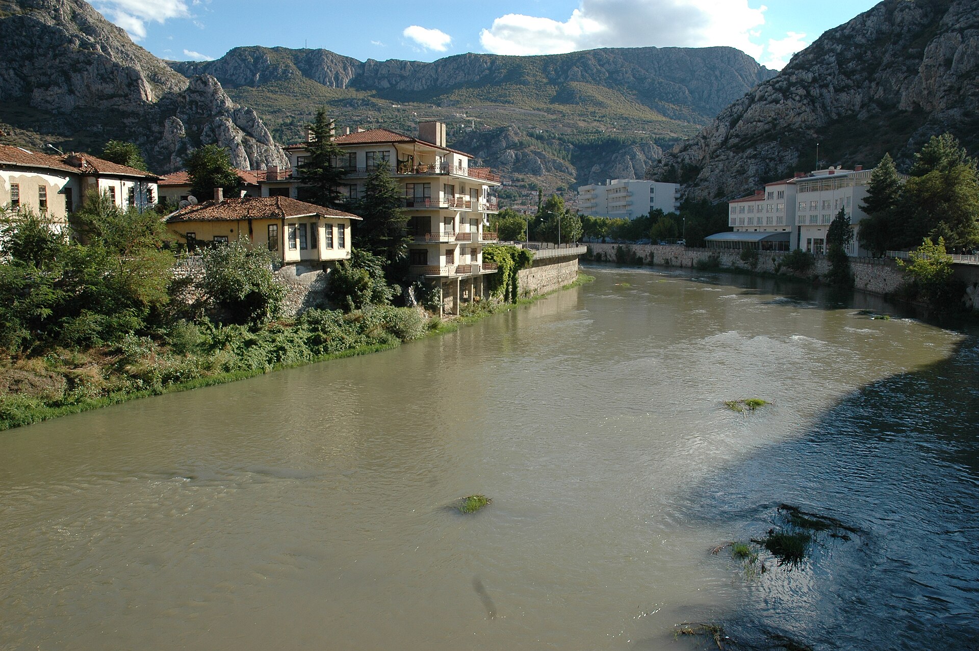 Amasya Yeşilmak near Büyük Amasya Oteli