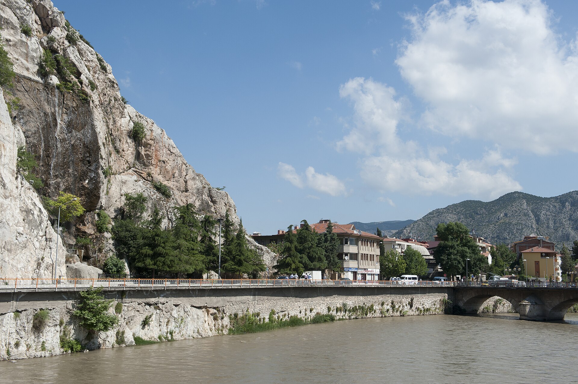 Amasya Yeşilmak İstasyon Bridge in east