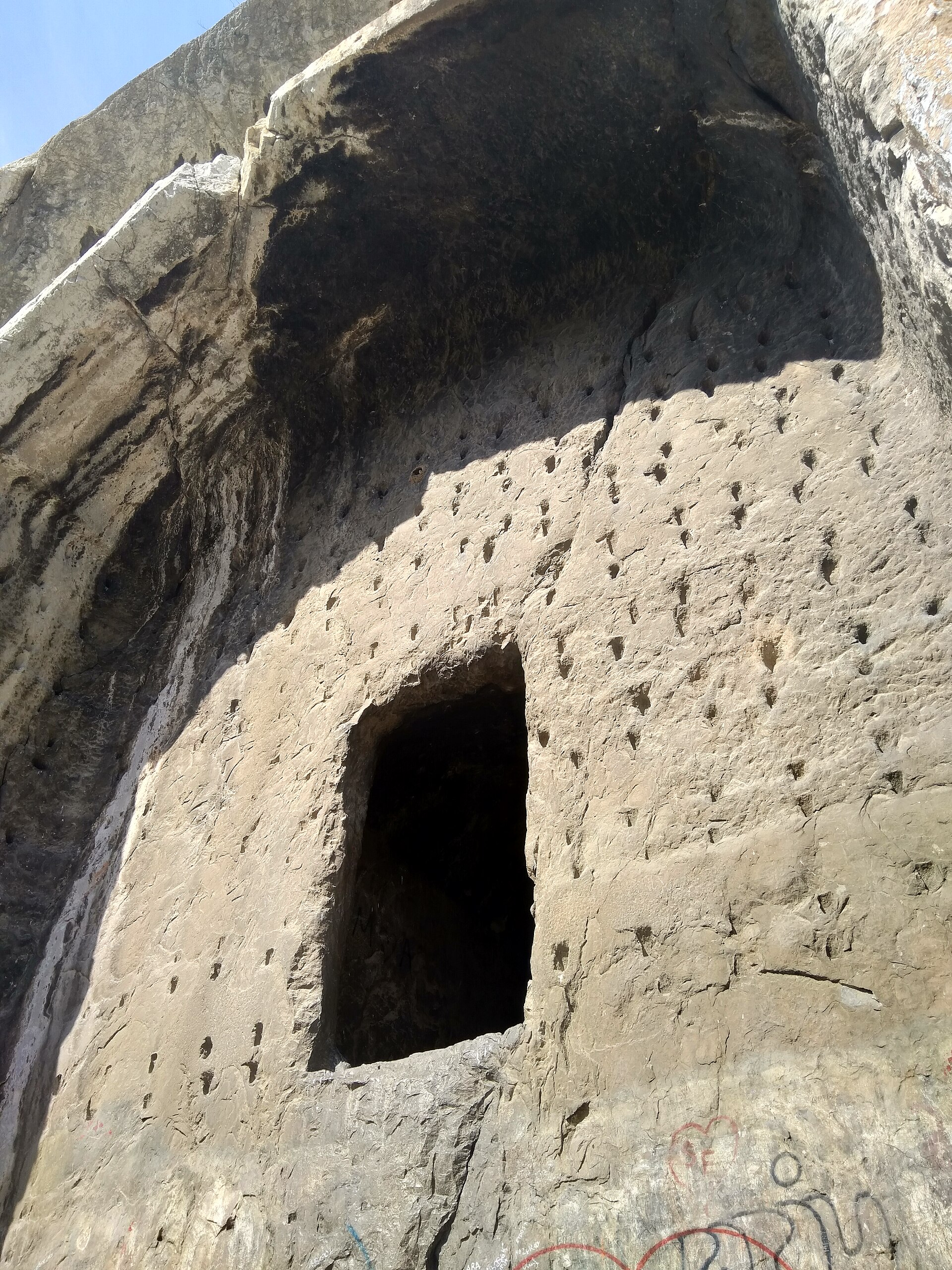 Amasya'nın Bizans Dönemi Kaya Mekânları ve Manastır Geleneği