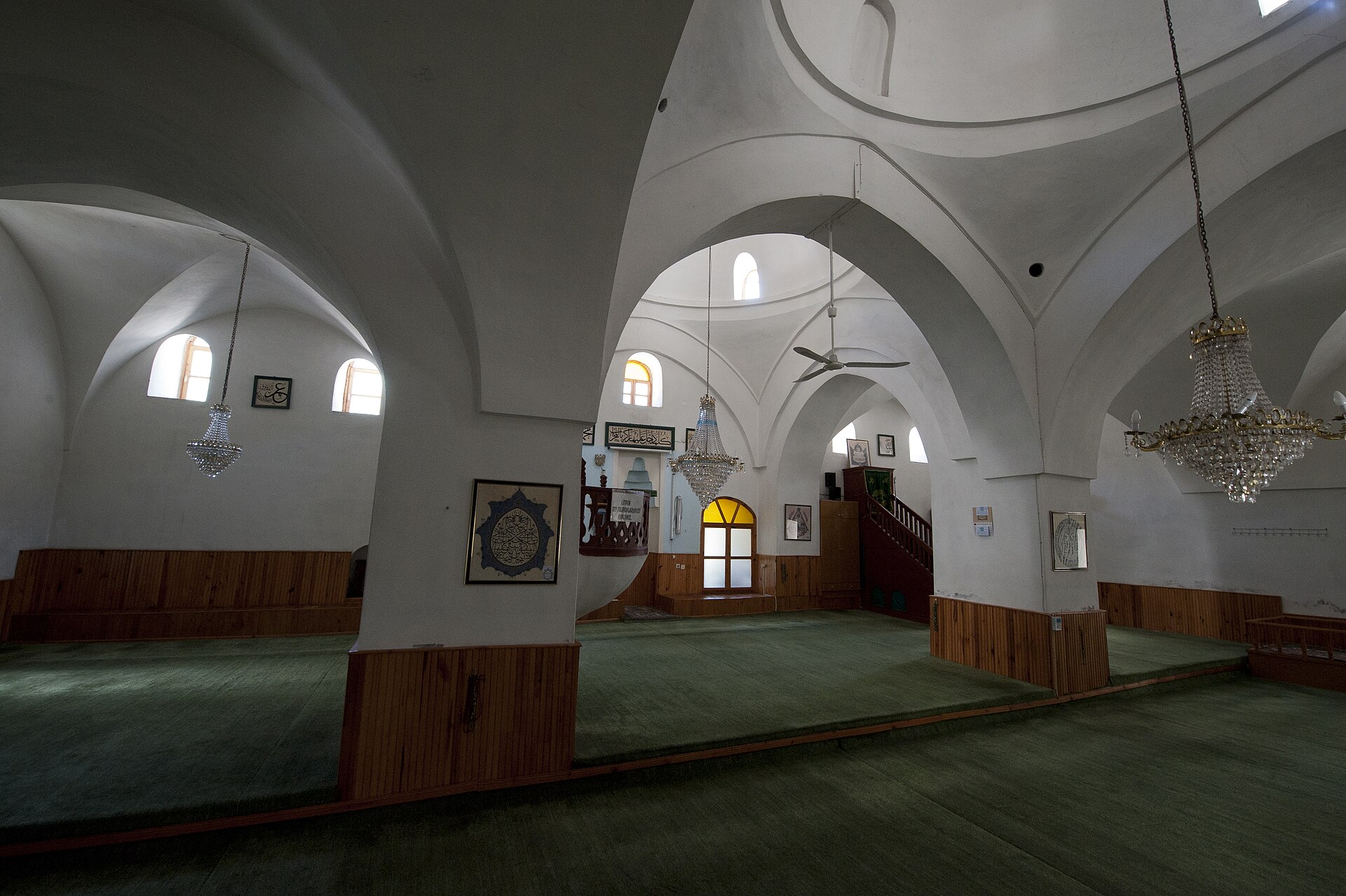 Beyit 2 — Sûz-i dildir âşıka sermâye-i kayd-ı necât