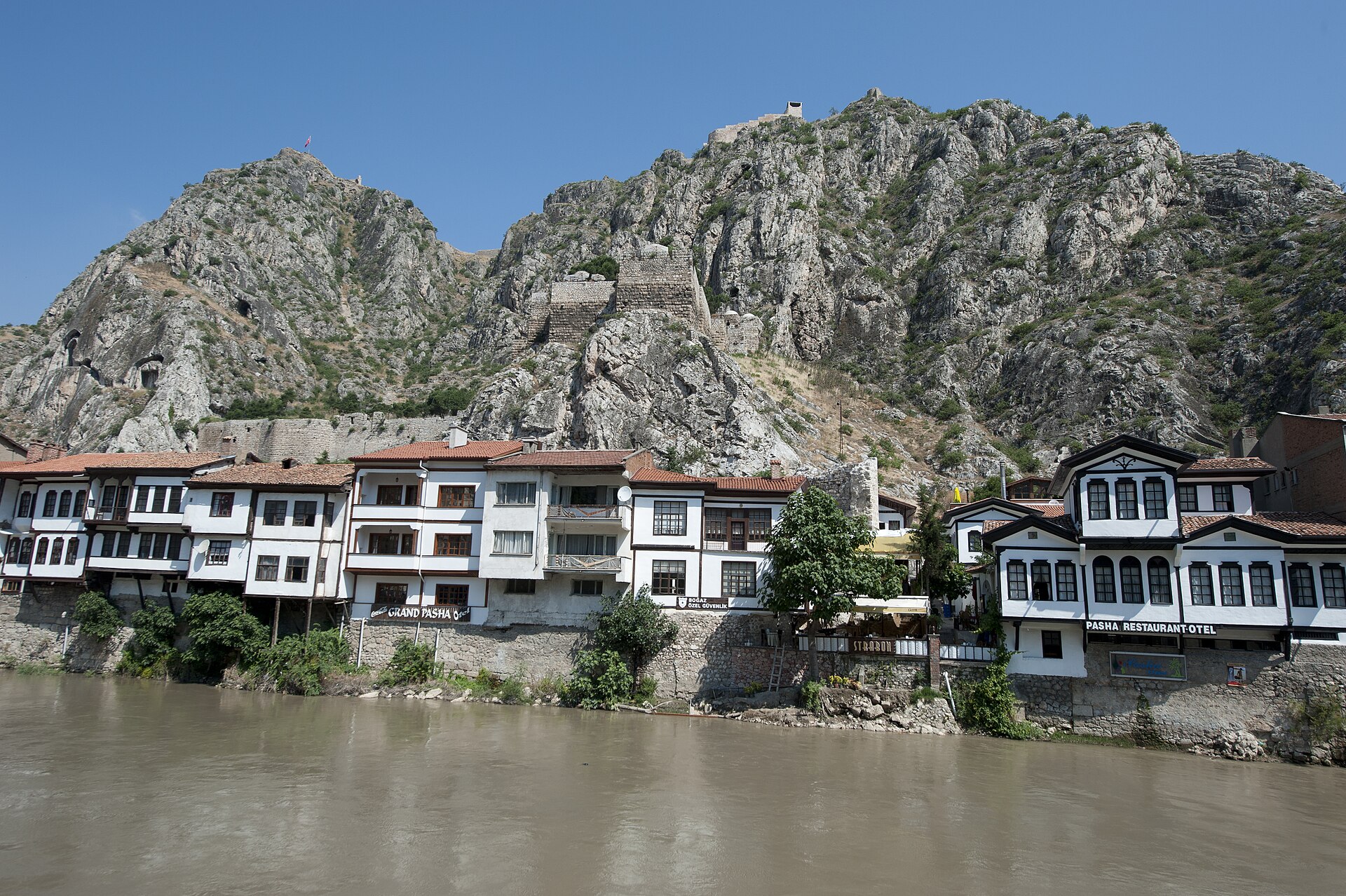 Amasya Yeşilmak Alcak Bridge from east