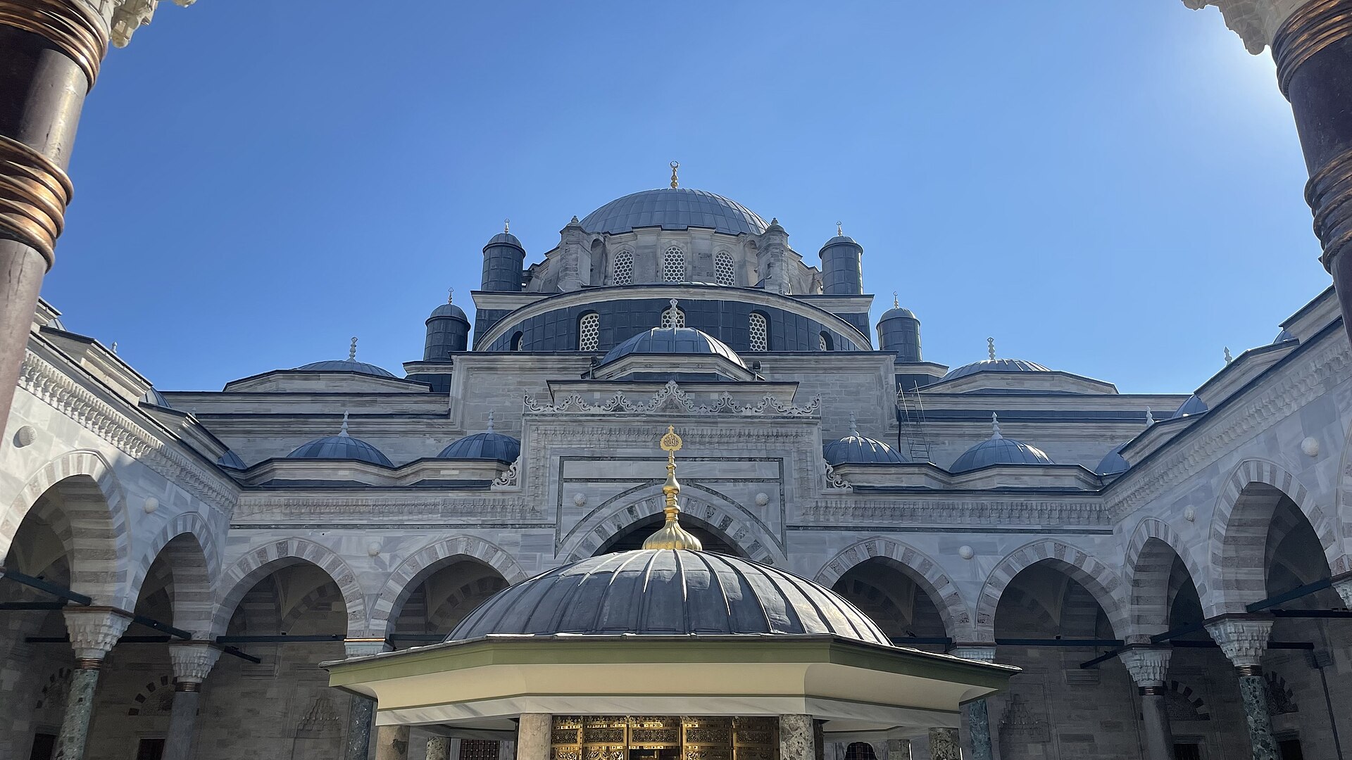 BeyazıtCamiAvlu