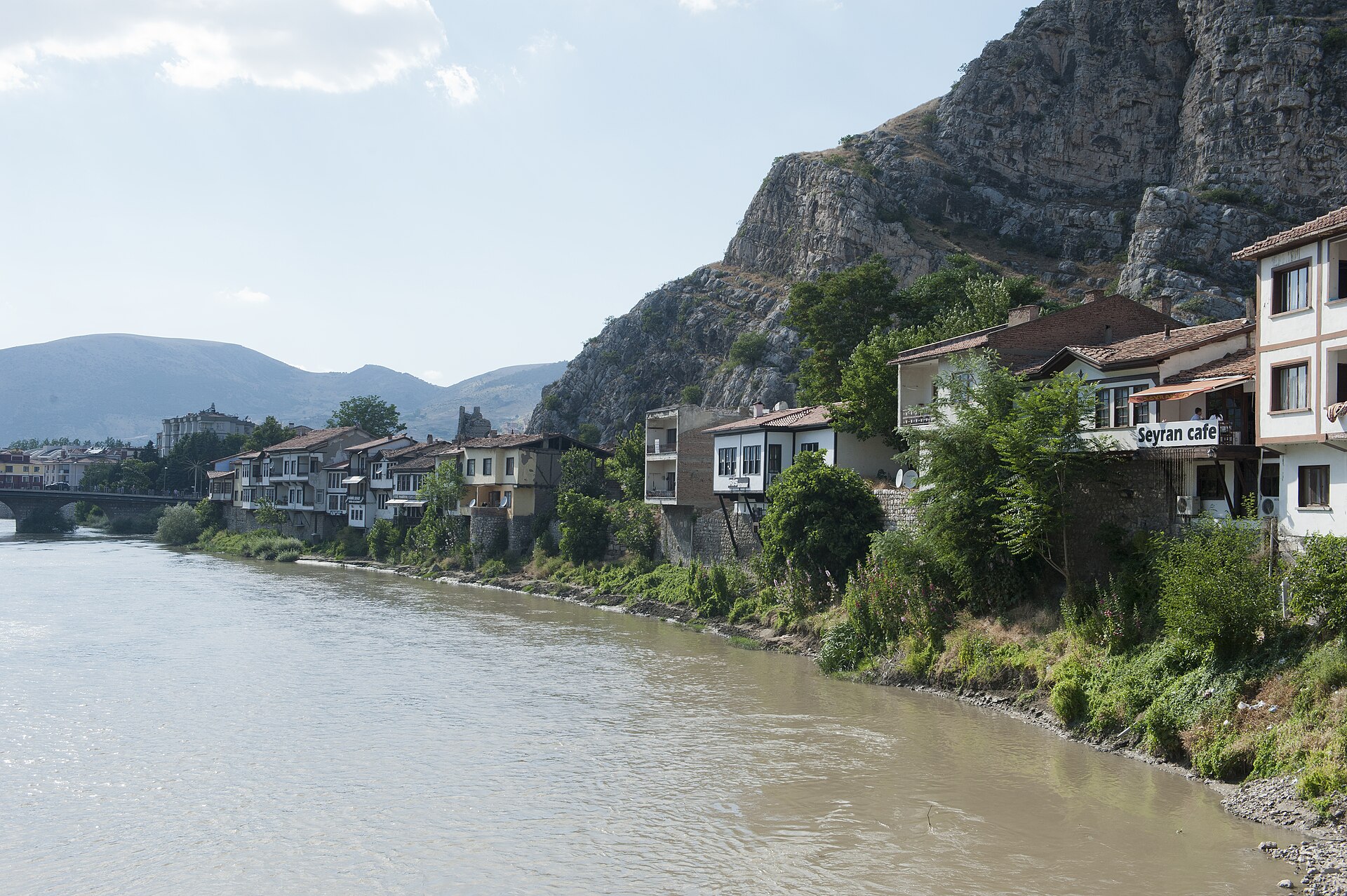Amasya Yeşilmak İstasyon Bridge view to from east
