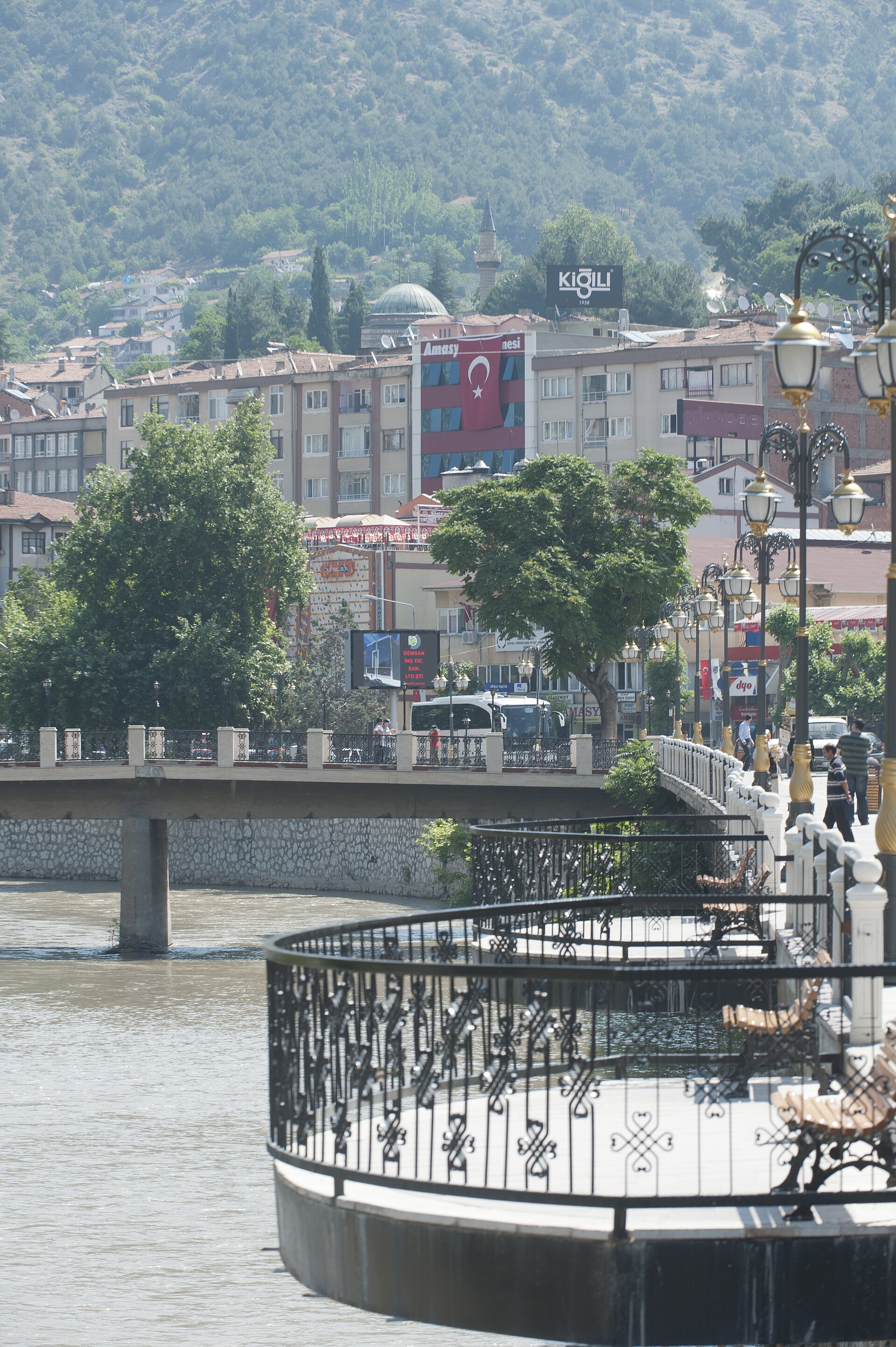 Amasya Yeşilmak Hükümet Bridge from west