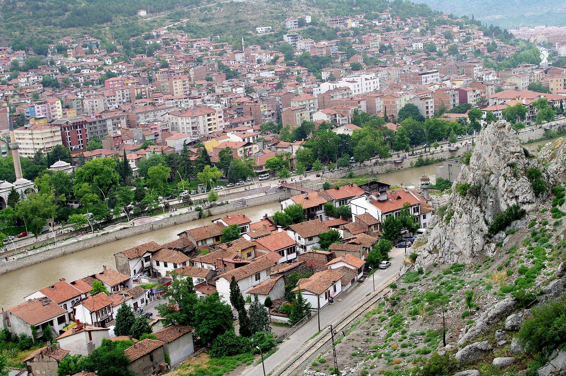 Kurşunlu Mahallesi: Yağıbasan Hanı'ndan Adını Alan Amasya Mahallesi