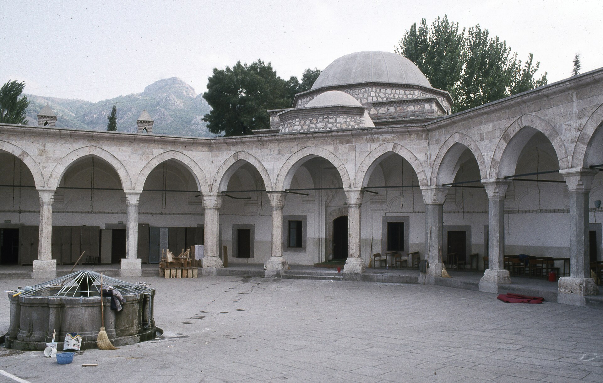 Sun'î Mehmed Efendi: Sesiyle Tanınan Hâfız ve Meclis Şairi