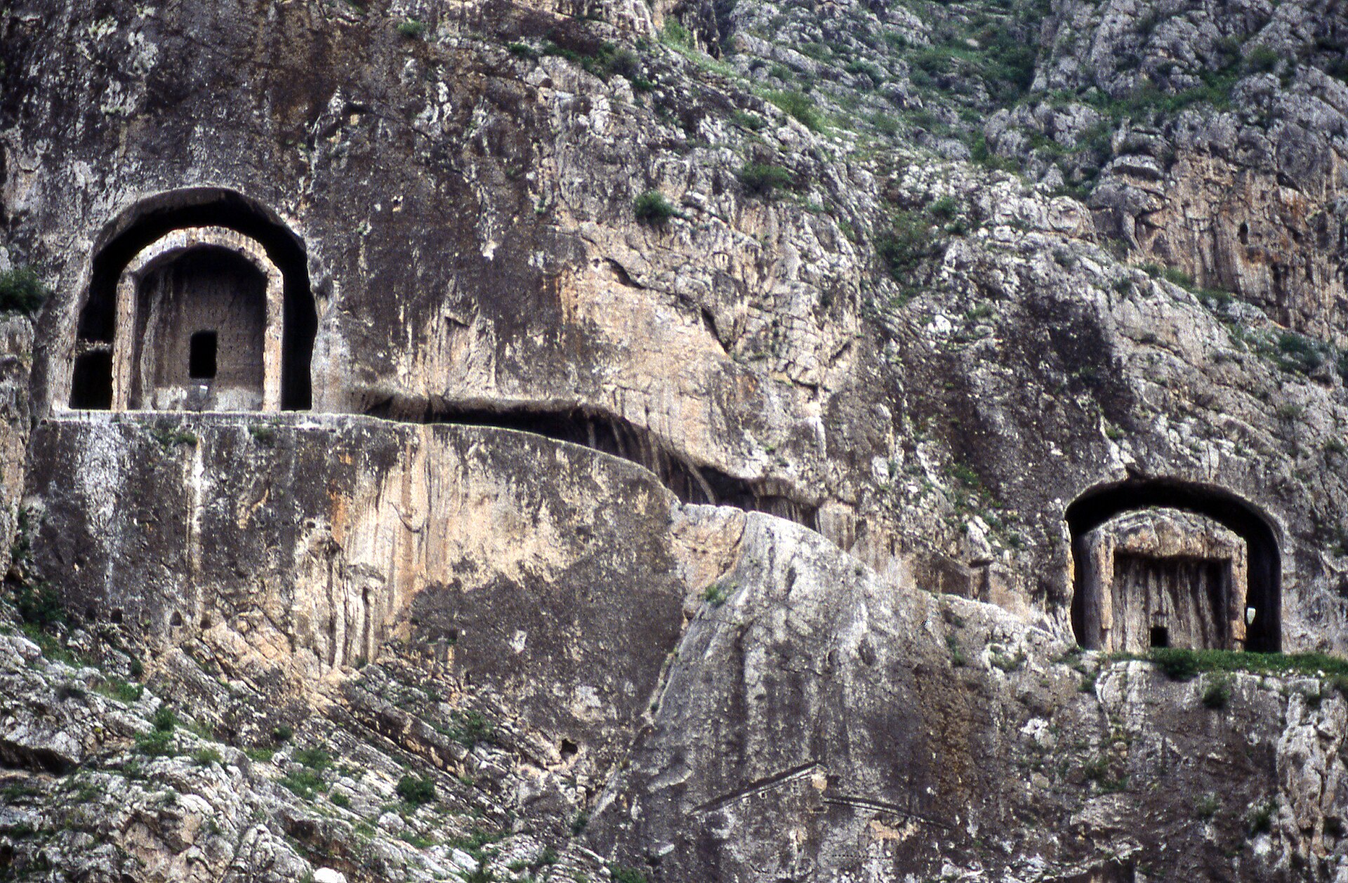 Amasya Tombs D and E from SW