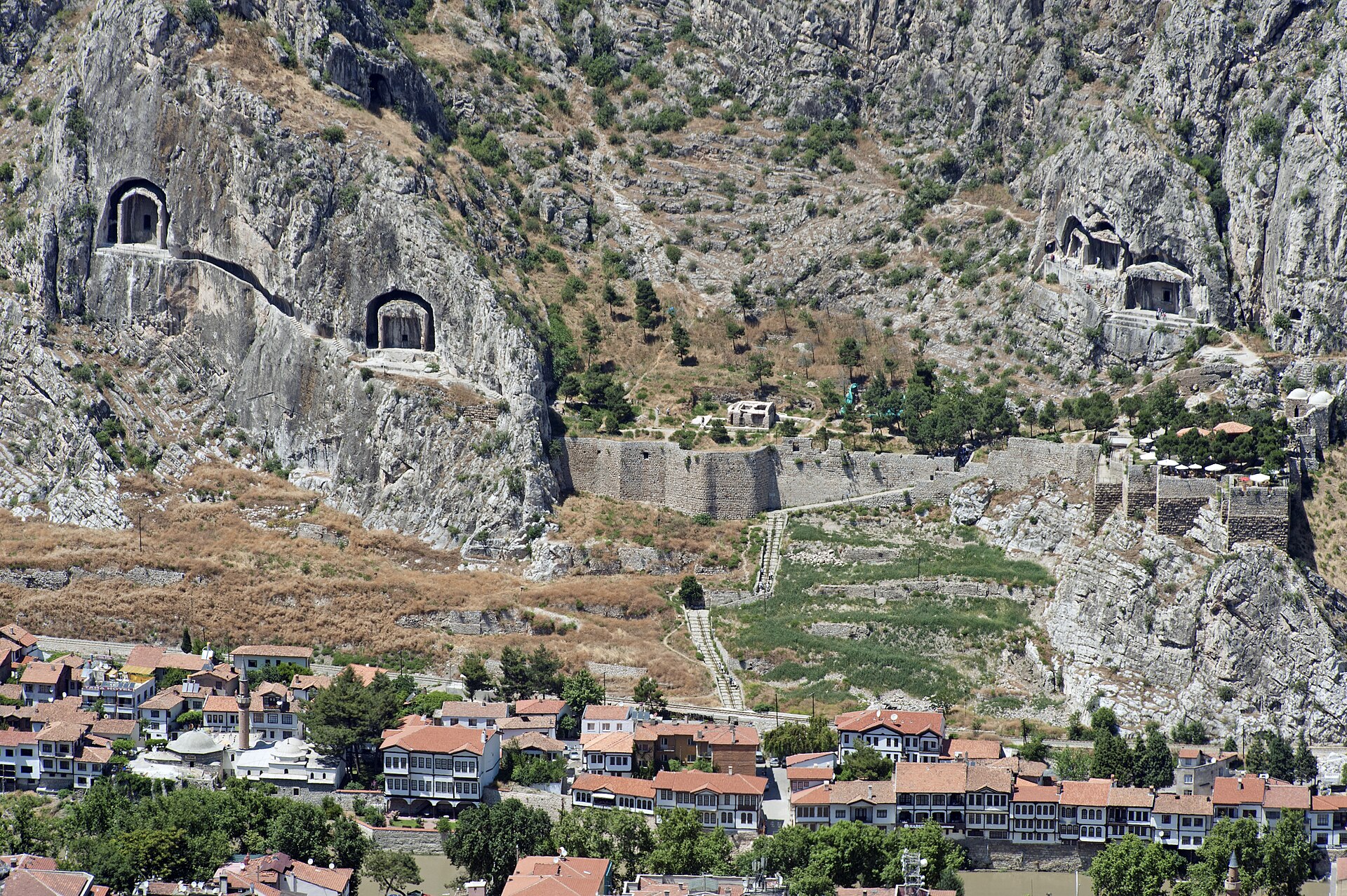 On Dokuzuncu Yüzyıl Amasya Mutasarrıfları ve İcraatları