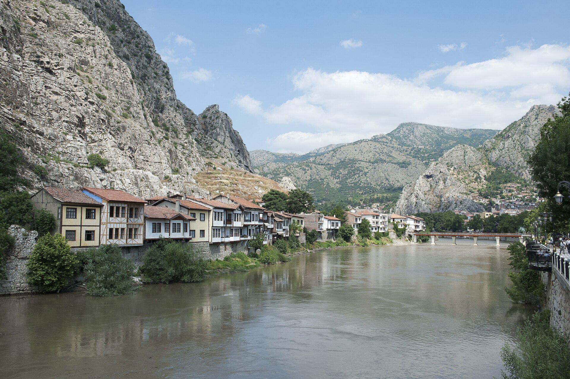 Amasya Yeşilmak Alcak Bridge view looking east
