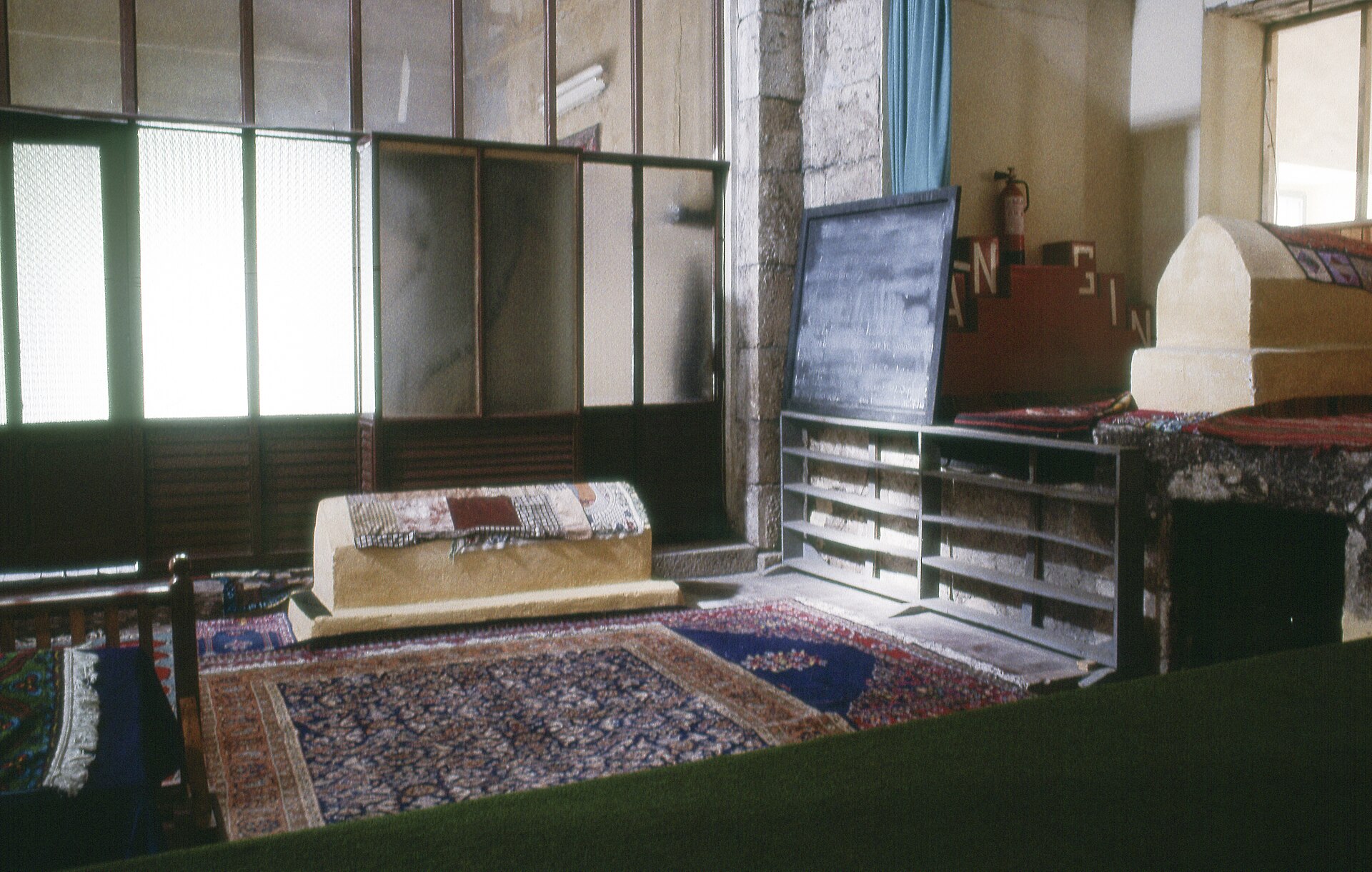 Amasya Gökmedrese complex Mosque interior