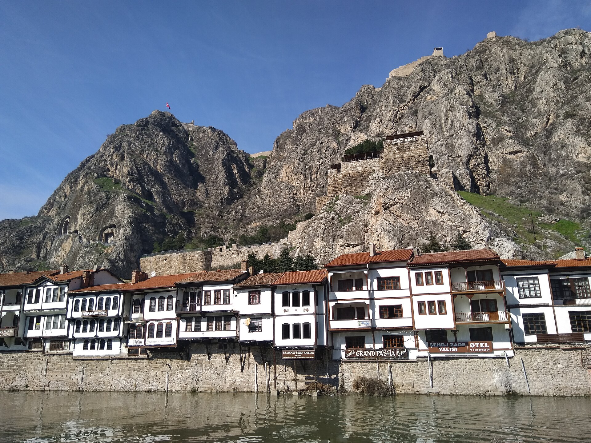 Üçler Mahallesi: Adın Hikâyesi, Sa'dî Çelebi Camii ve Köprübaşı