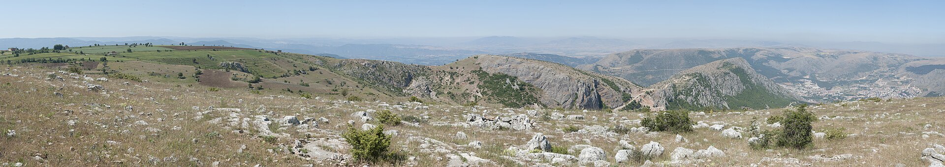 Savadiye Mahallesi: Savakça'dan Savadiye'ye Bir Dergâh, Dere ve Bağ Mahallesi