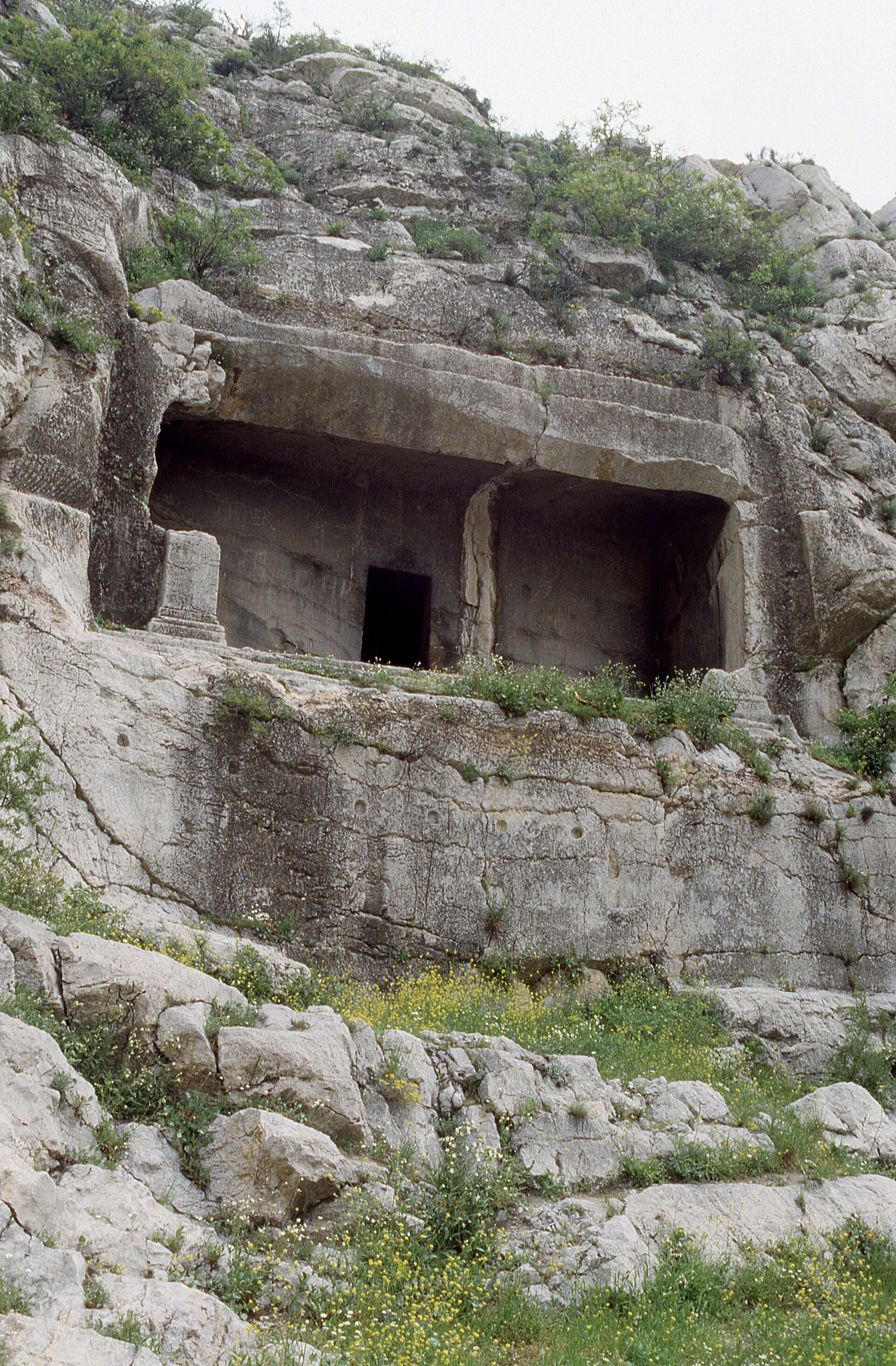 Amasya tomb at base of cliff east of palace terrace from SW