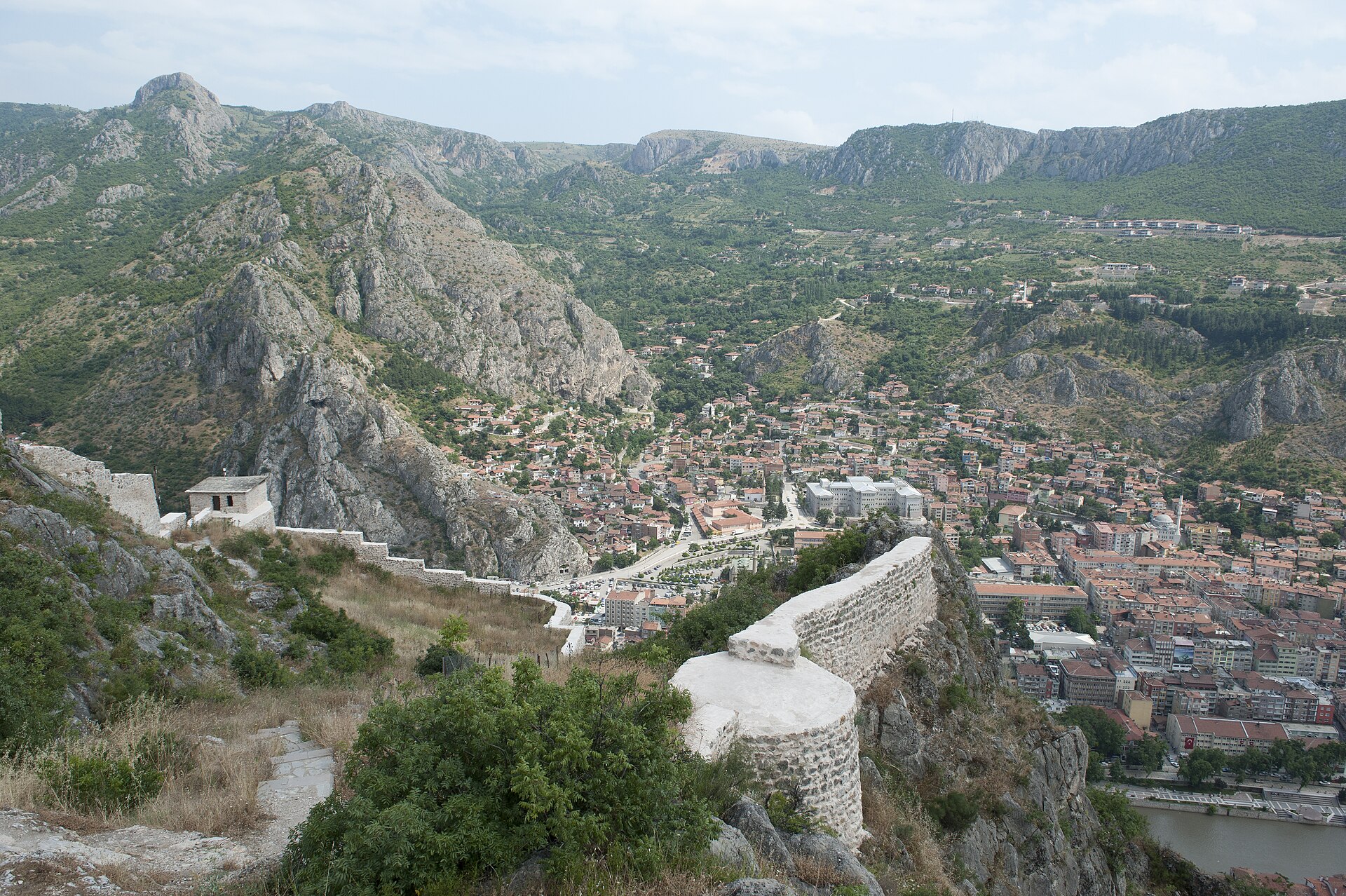 Amasya Castle and its walls