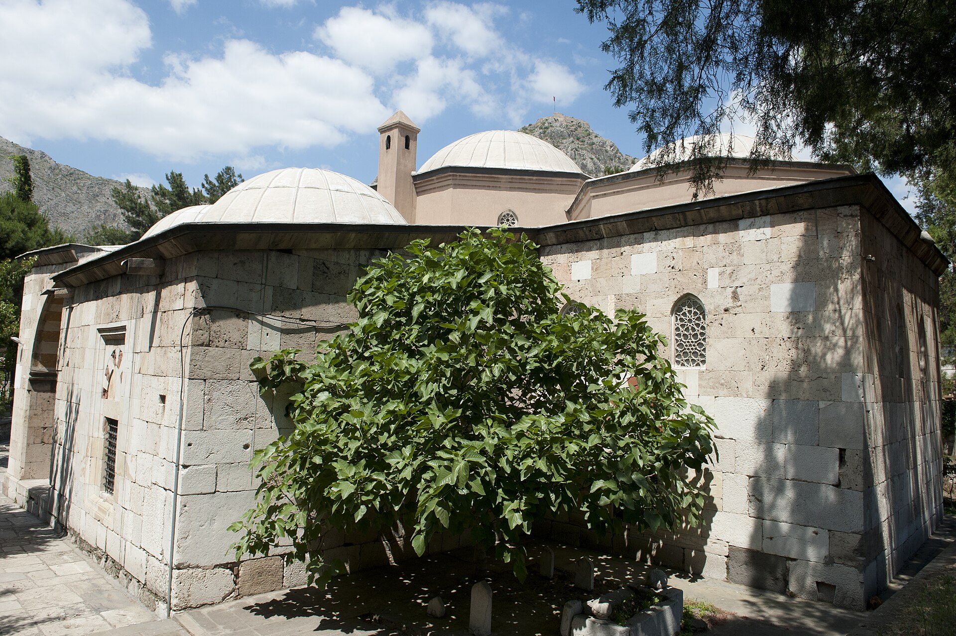 Yörgüç Paşa Camii ve Külliyesi