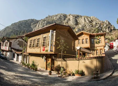 Nergis Mahallesi: Amasya'nın Eski Helkis'i
