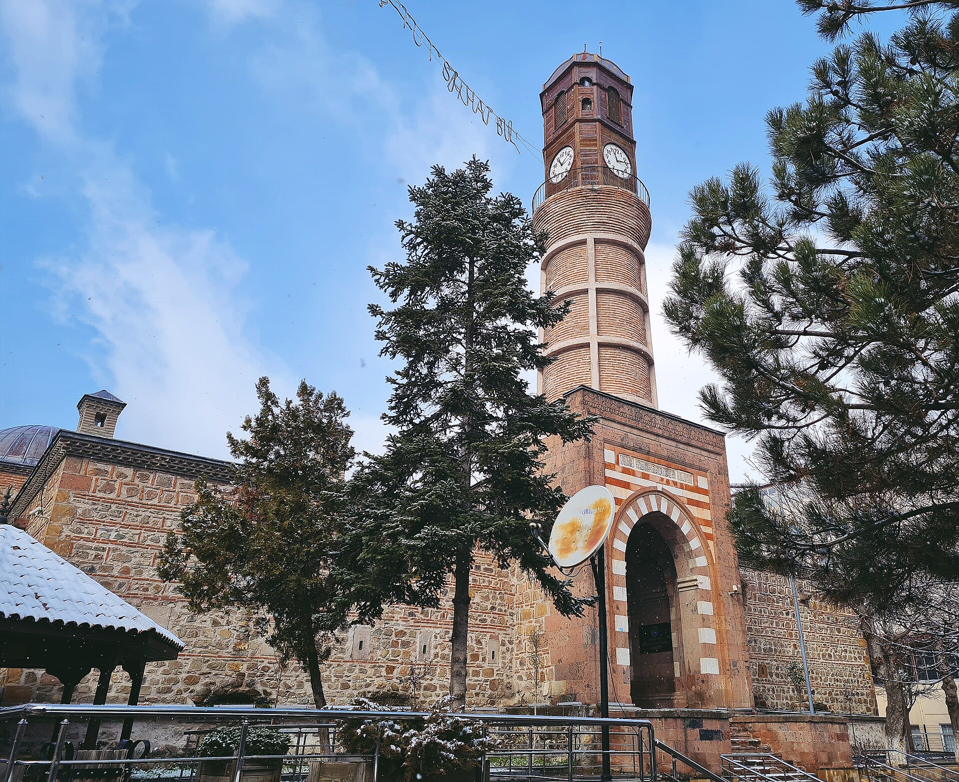 Merzifon: Ovanın Kenti, Tarihi, Yapıları ve Kültürü