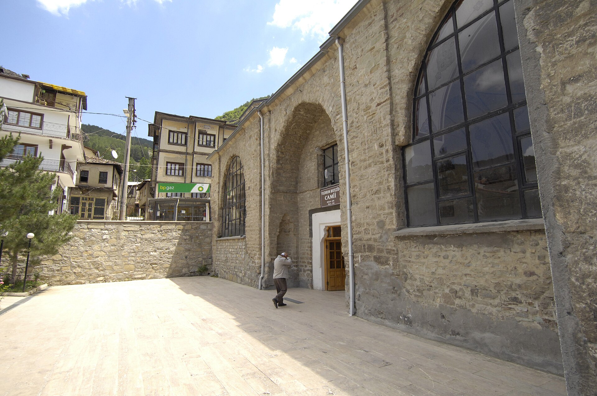 İki Çağ Arasında: İlhanlılar, Beylikler ve Osmanlı Fethi