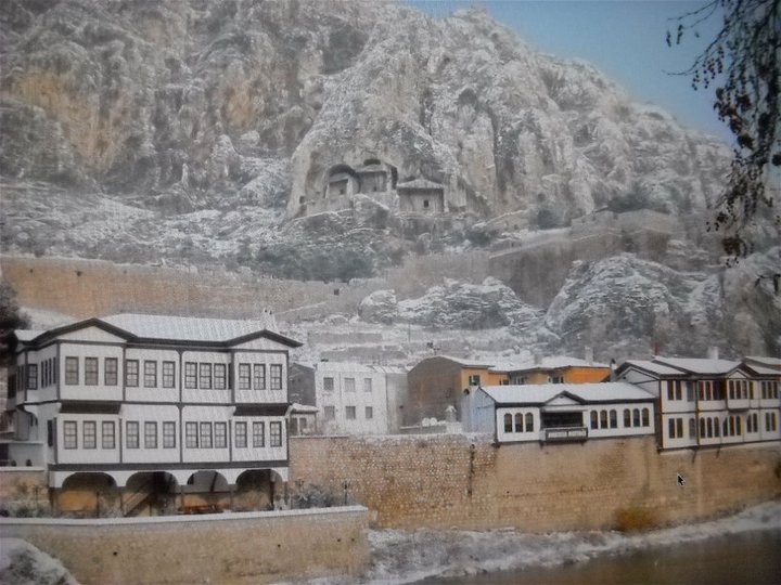 Amasya'nın Coğrafyası: Konum, Sınırlar ve Vadideki Kent